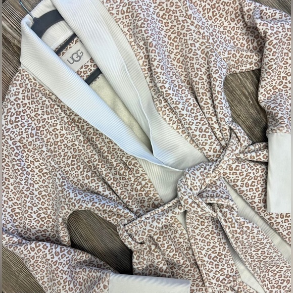 UGG Karoline Robe - Picture 2 of 4